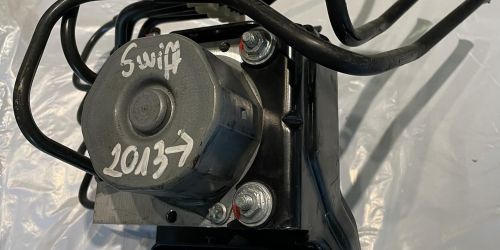 2013-> Suzuki Swift - ABS kocka /Gyári/ ABS vezérlő egység, 2WD (2 kerék meghajtás)
Eredeti Suzuki alkatrész: 56110-60PA0
 44990Ft